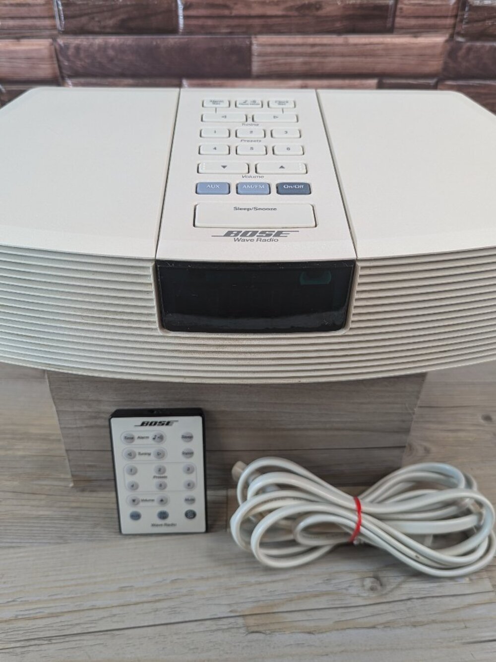 BOSE Wave Radio AWR1W1 White AM/FM Radio Alarm Clock with Remote Tested Working